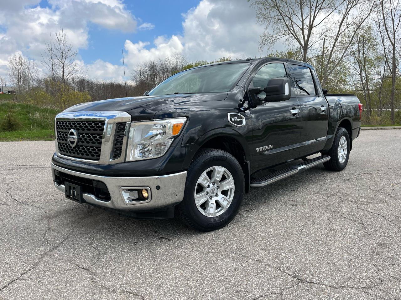 2017 Nissan Titan SV  4X4 - Photo #1