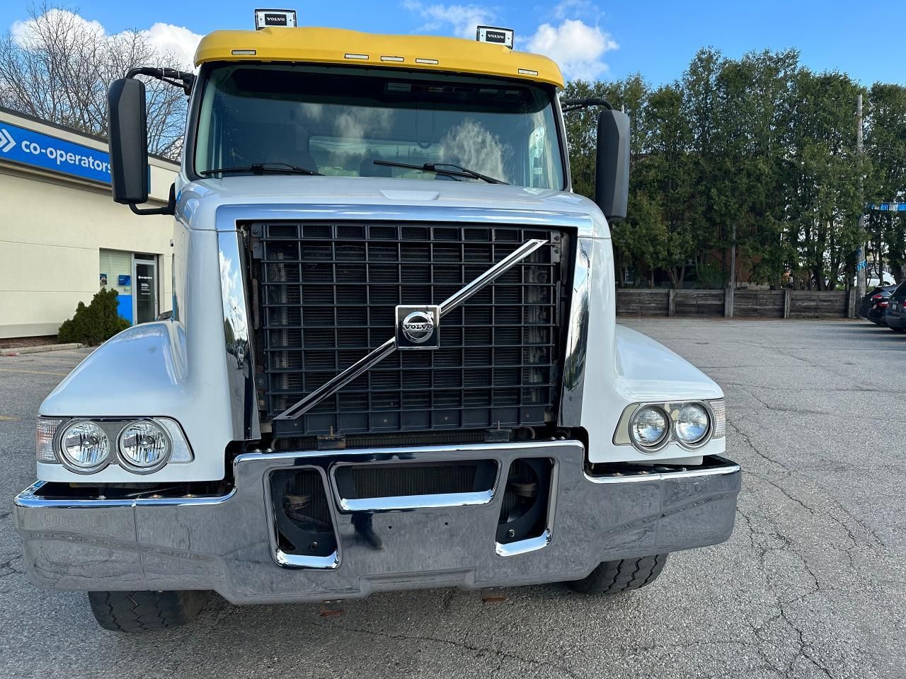 2013 Volvo VHD VHD_DD13_iSHIFT_NEW DRIVE TIRES_READY TO WORK NOW!