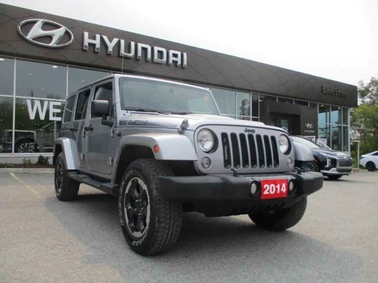 Used 2014 Jeep Wrangler UNLIMITED 4WD 4DR SAHARA for sale in Ottawa, ON