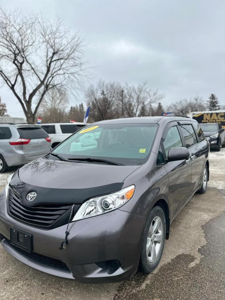 2017 Toyota Sienna LE