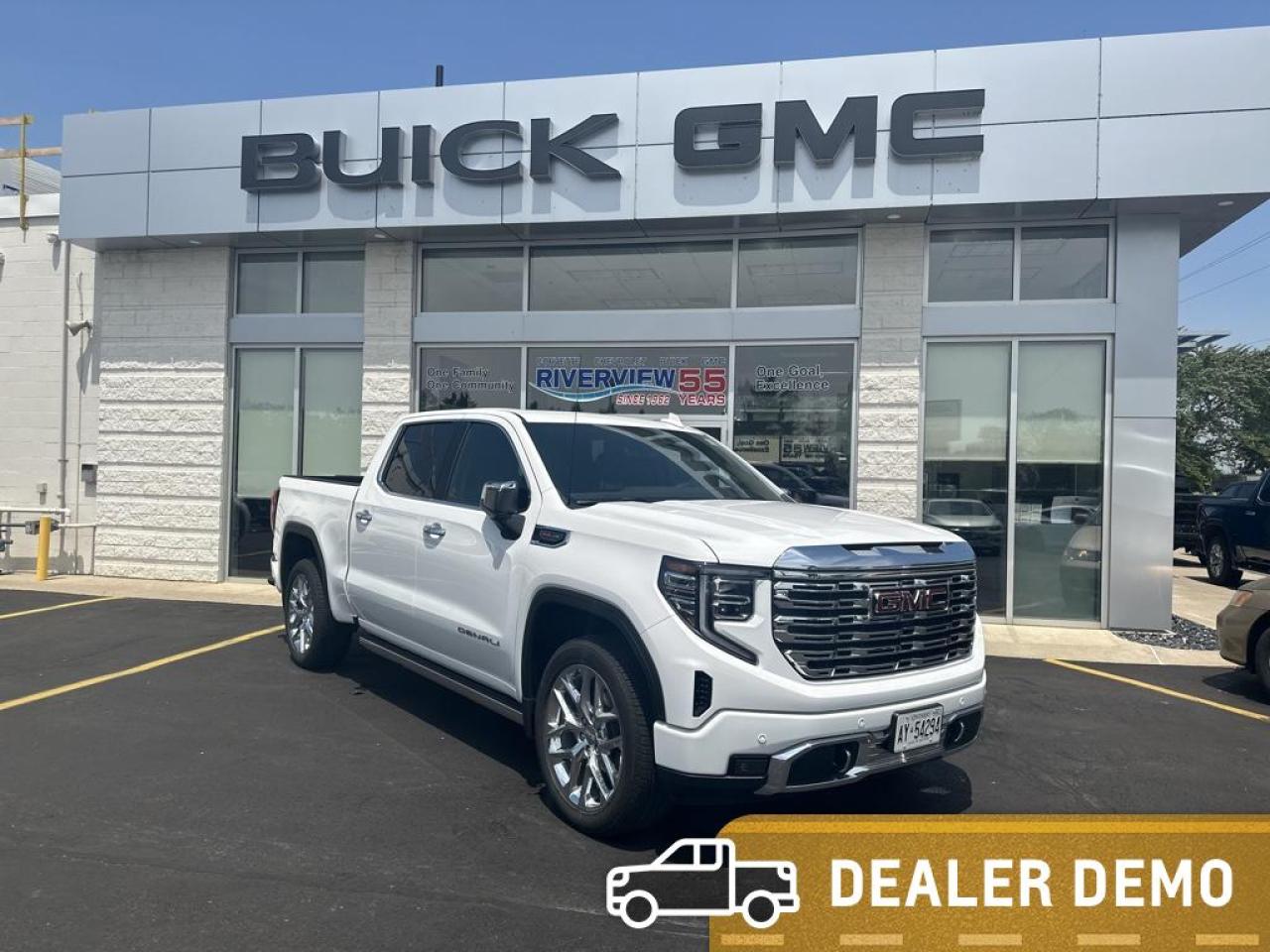 New 2023 GMC Sierra 1500 Denali DEALER DEMO! INCLUDES TONNEAU COVER for sale in Wallaceburg, ON