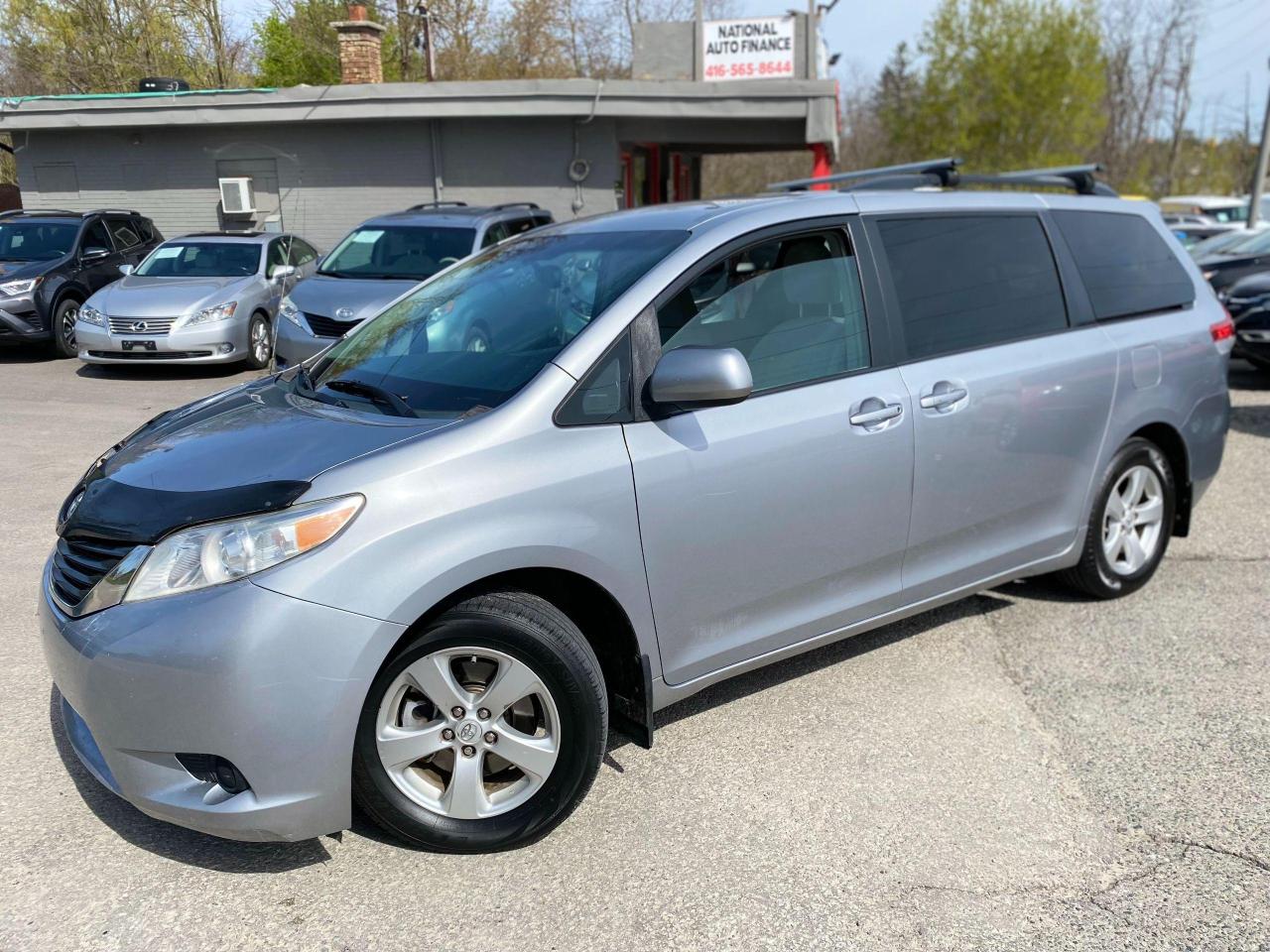 Used 2011 Toyota Sienna 1/OWNER,NO ACCIDENT,SAFETY+3YEARS WARRANTY INCLUDE for sale in Richmond Hill, ON
