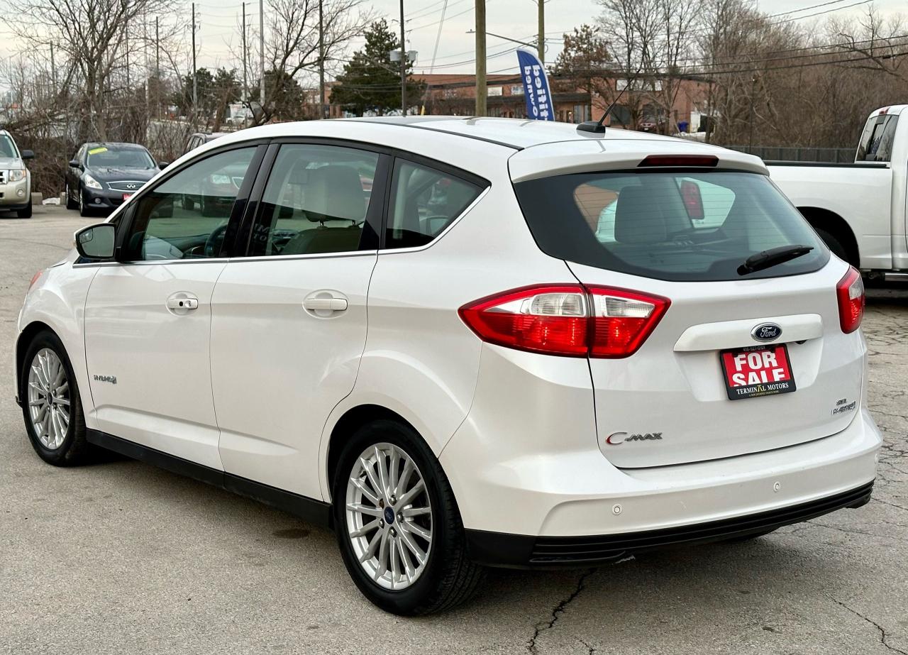 2013 Ford C-MAX SEL Photo2