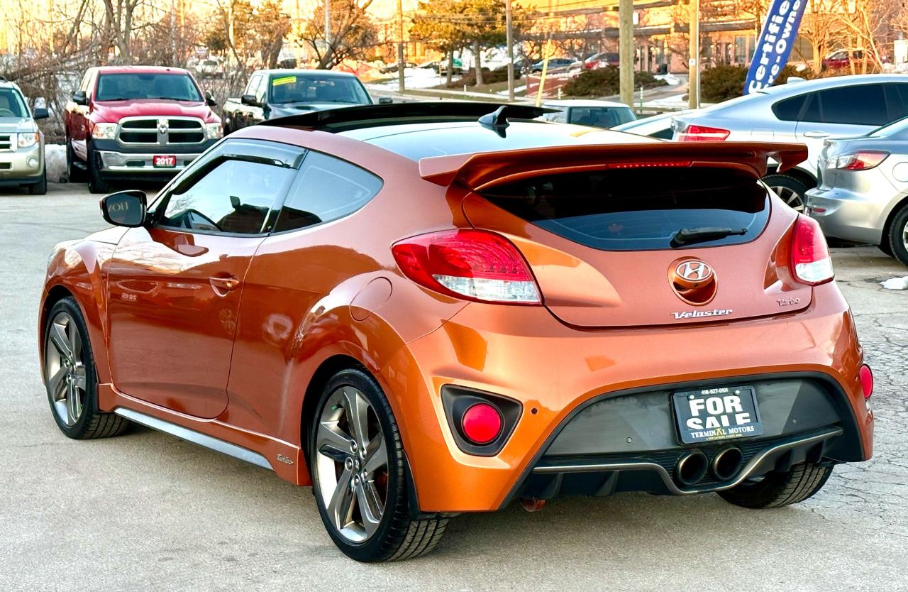 2014 Hyundai Veloster Turbo Photo4