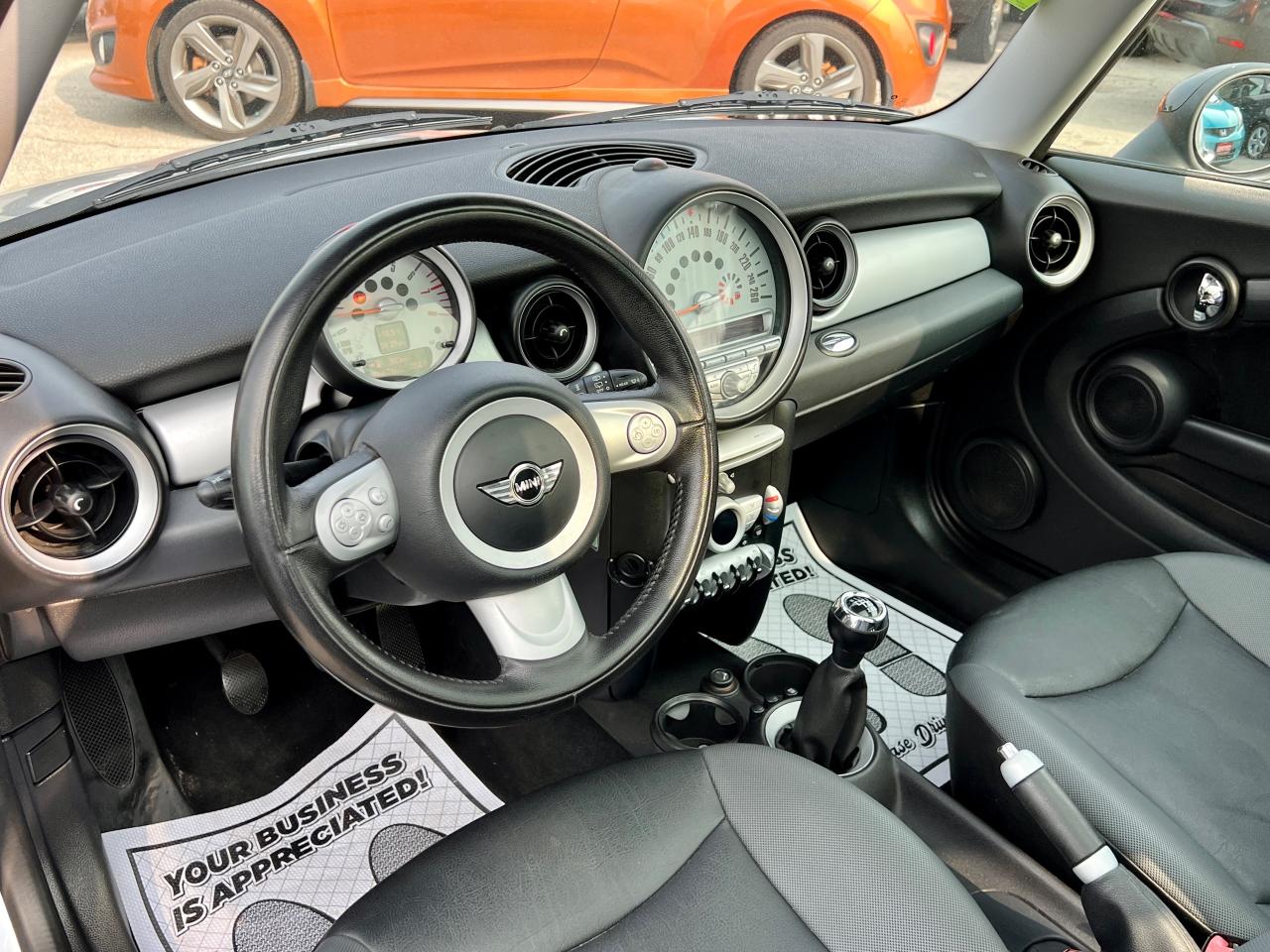 2009 MINI Cooper  - Photo #18
