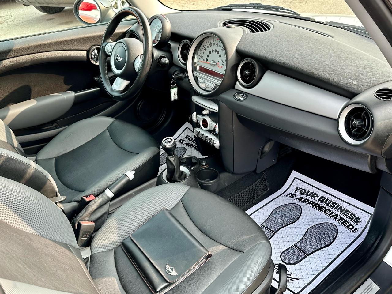 2009 MINI Cooper  - Photo #24