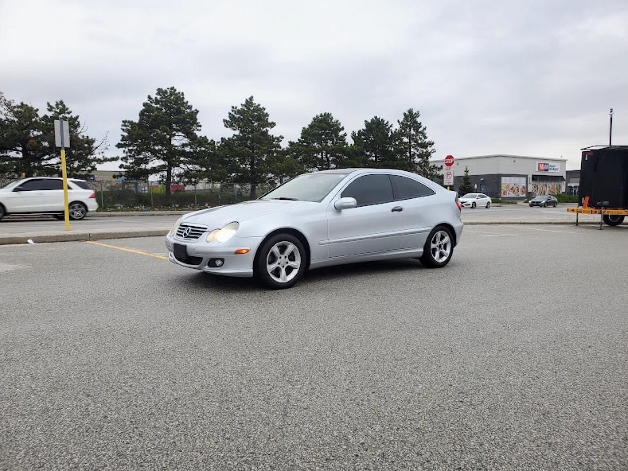 Used 2006 Mercedes-Benz C-Class SPORTS 2 DOOR,SUNROOF,LEATHER,HEATED SEATS for sale in Mississauga, ON