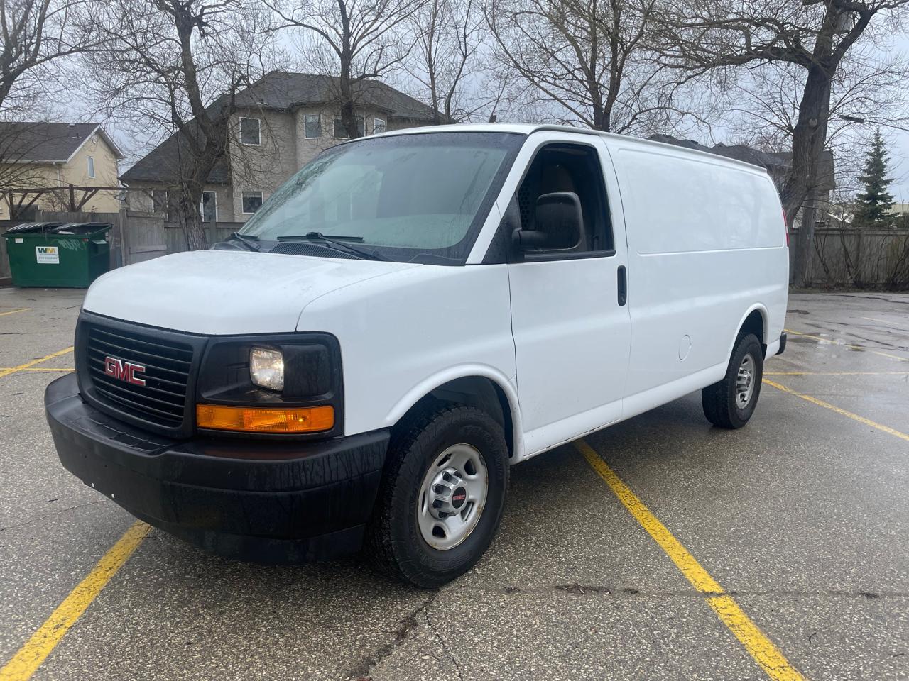 2017 GMC Savana RWD 2500 135" - Photo #3