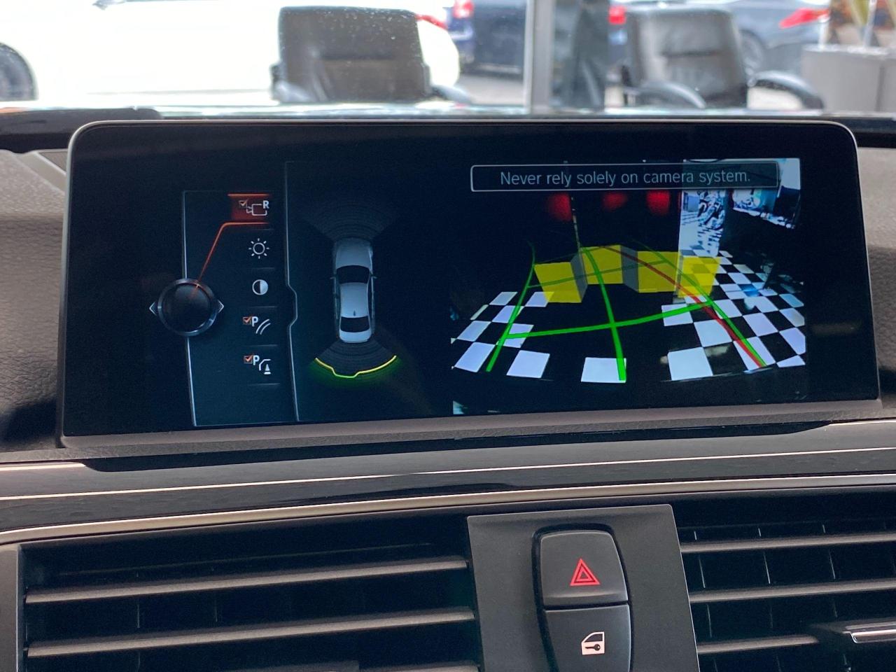 2017 BMW 3 Series 320i xDrive+GPS+BSM+360 Camera+PDC+CLEAN CARFAX - Photo #11