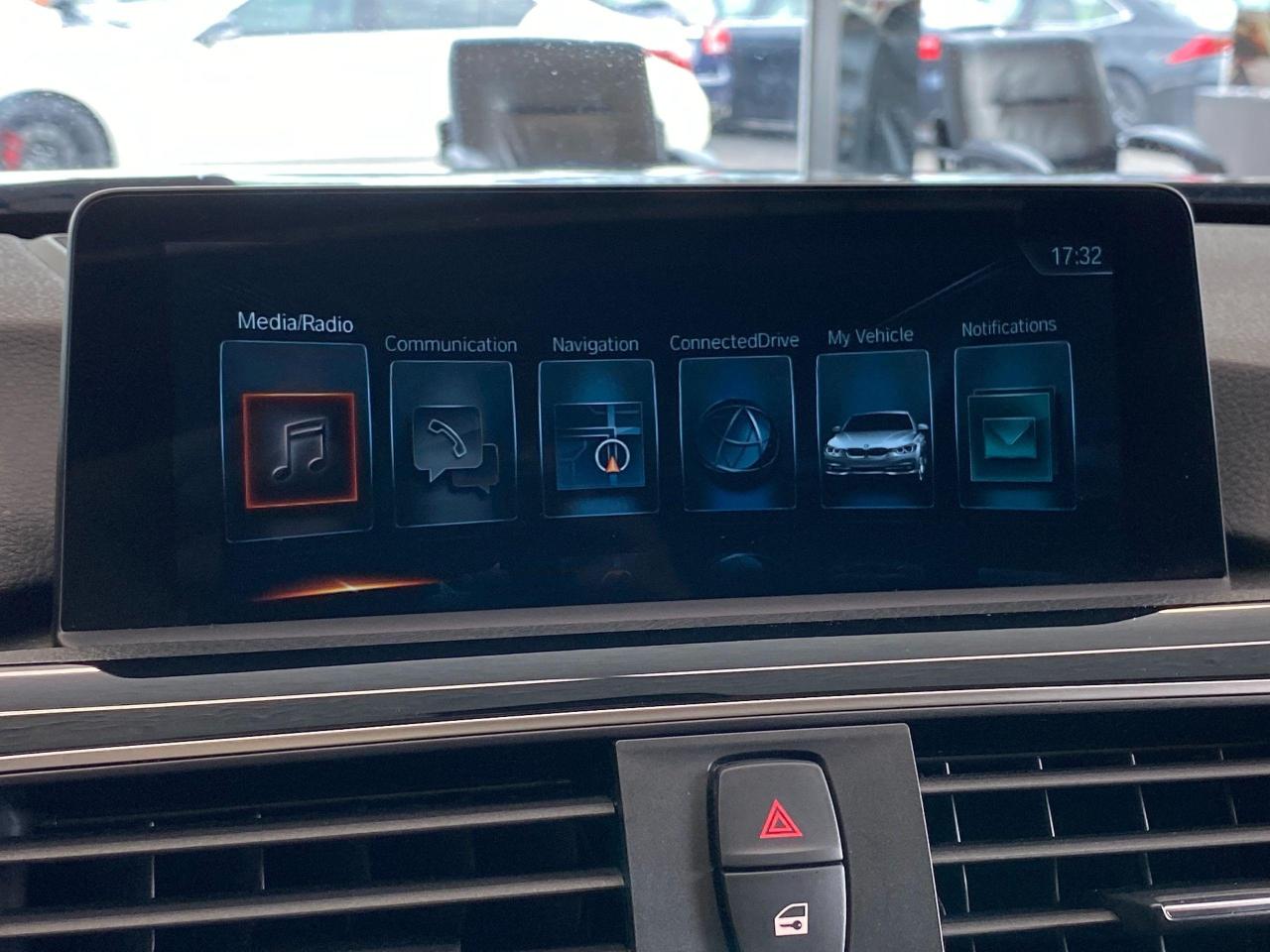 2017 BMW 3 Series 320i xDrive+GPS+BSM+360 Camera+PDC+CLEAN CARFAX - Photo #32