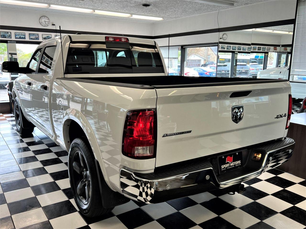 2016 RAM 1500 Outdoorsman 3.0L V6 Diesel 4x4+Camera+CLEAN CARFAX - Photo #2
