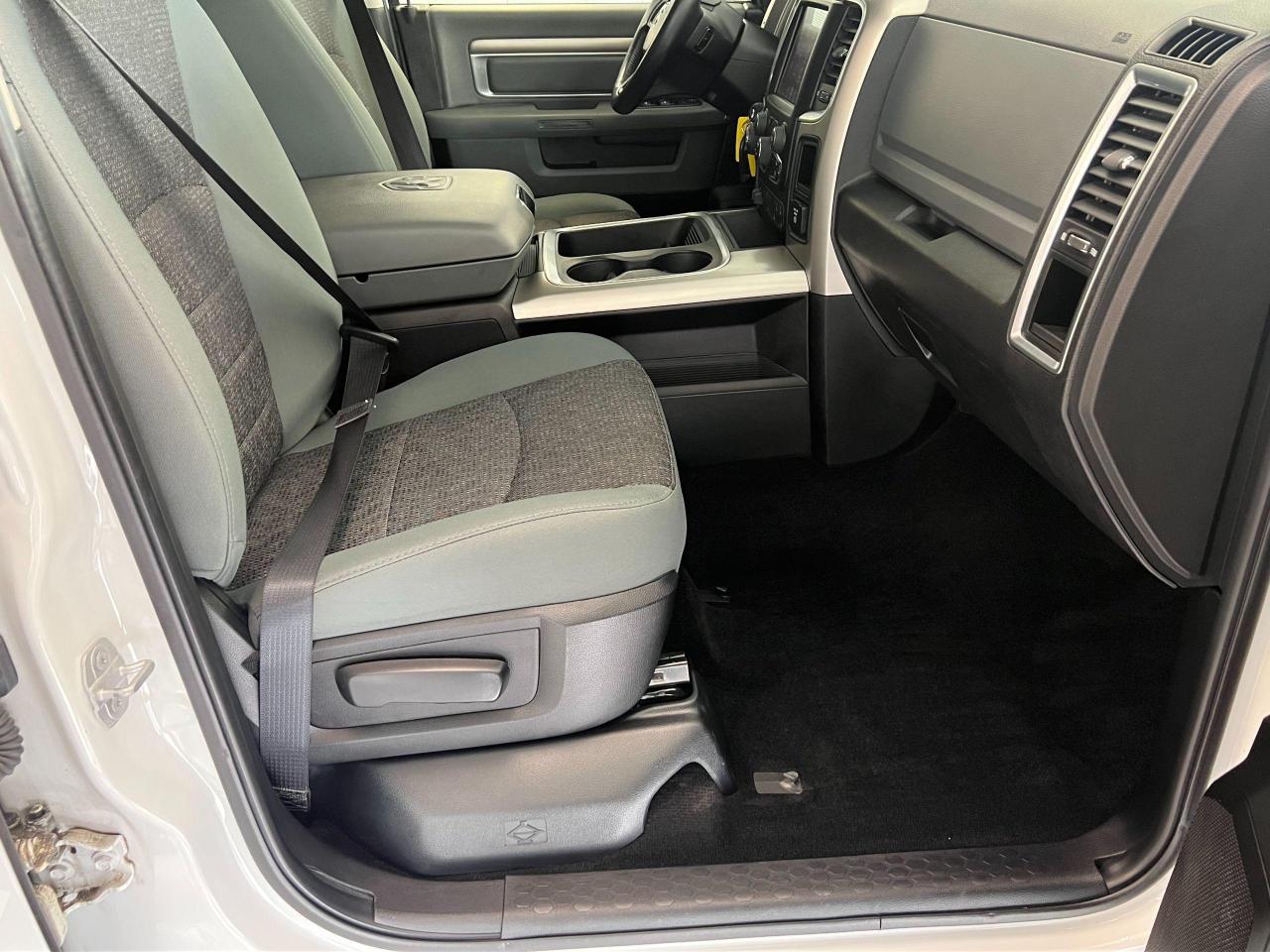 2016 RAM 1500 Outdoorsman 3.0L V6 Diesel 4x4+Camera+CLEAN CARFAX Photo85
