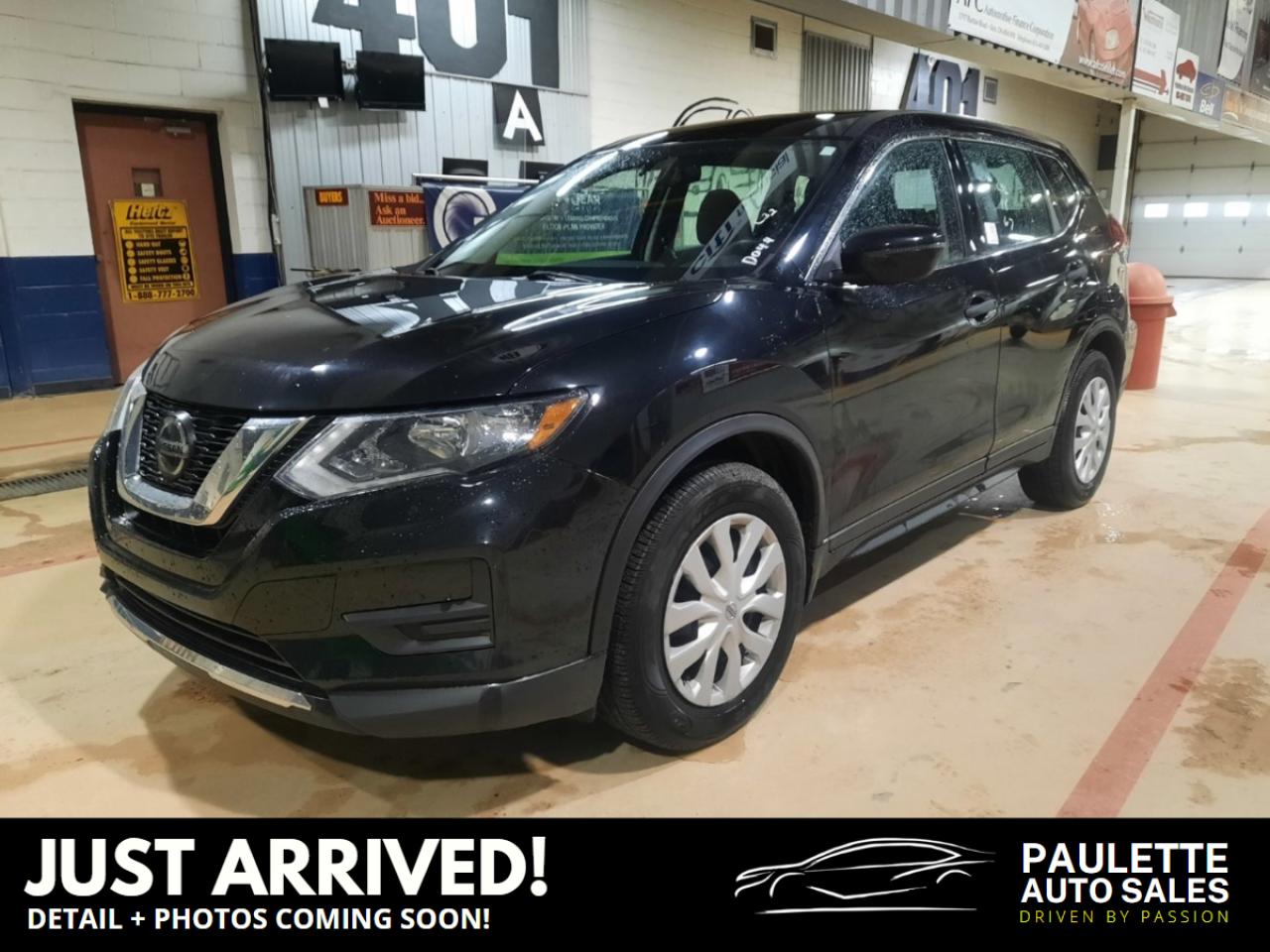 2018 Nissan Rogue S / Heated Seats / CD player - Photo #1