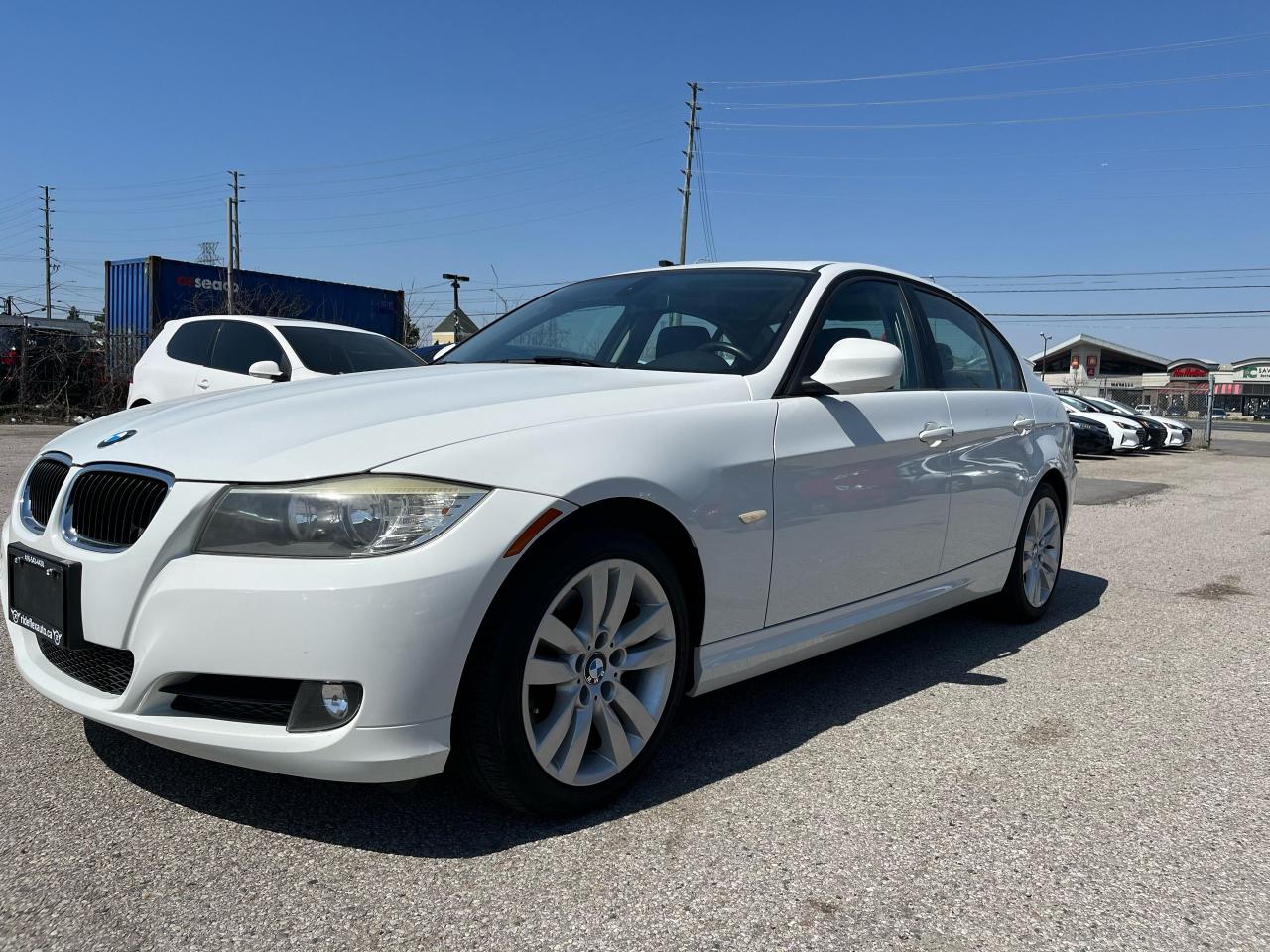 2011 BMW 3 Series 323i - Photo #1