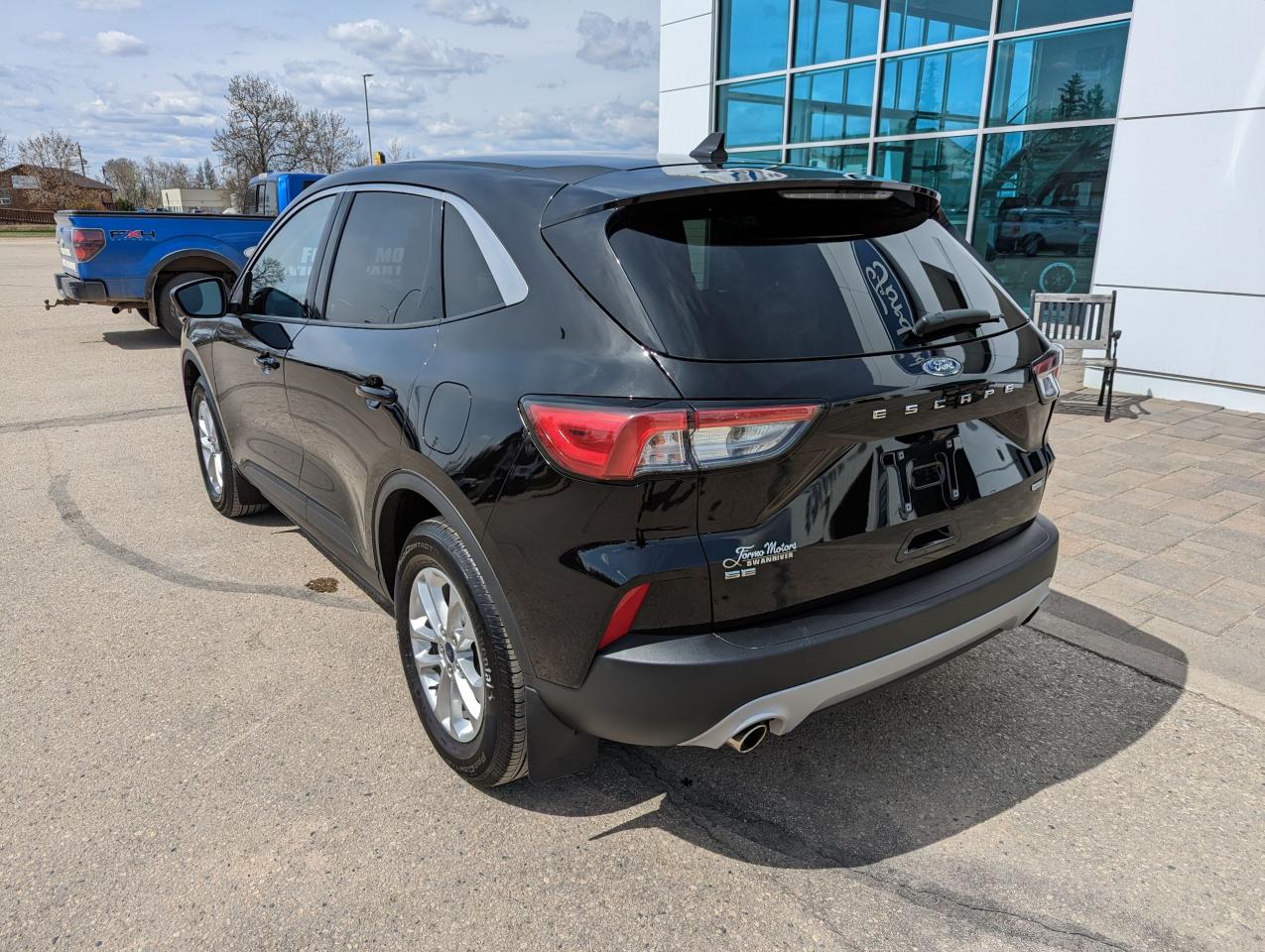 2020 Ford Escape SE Photo5