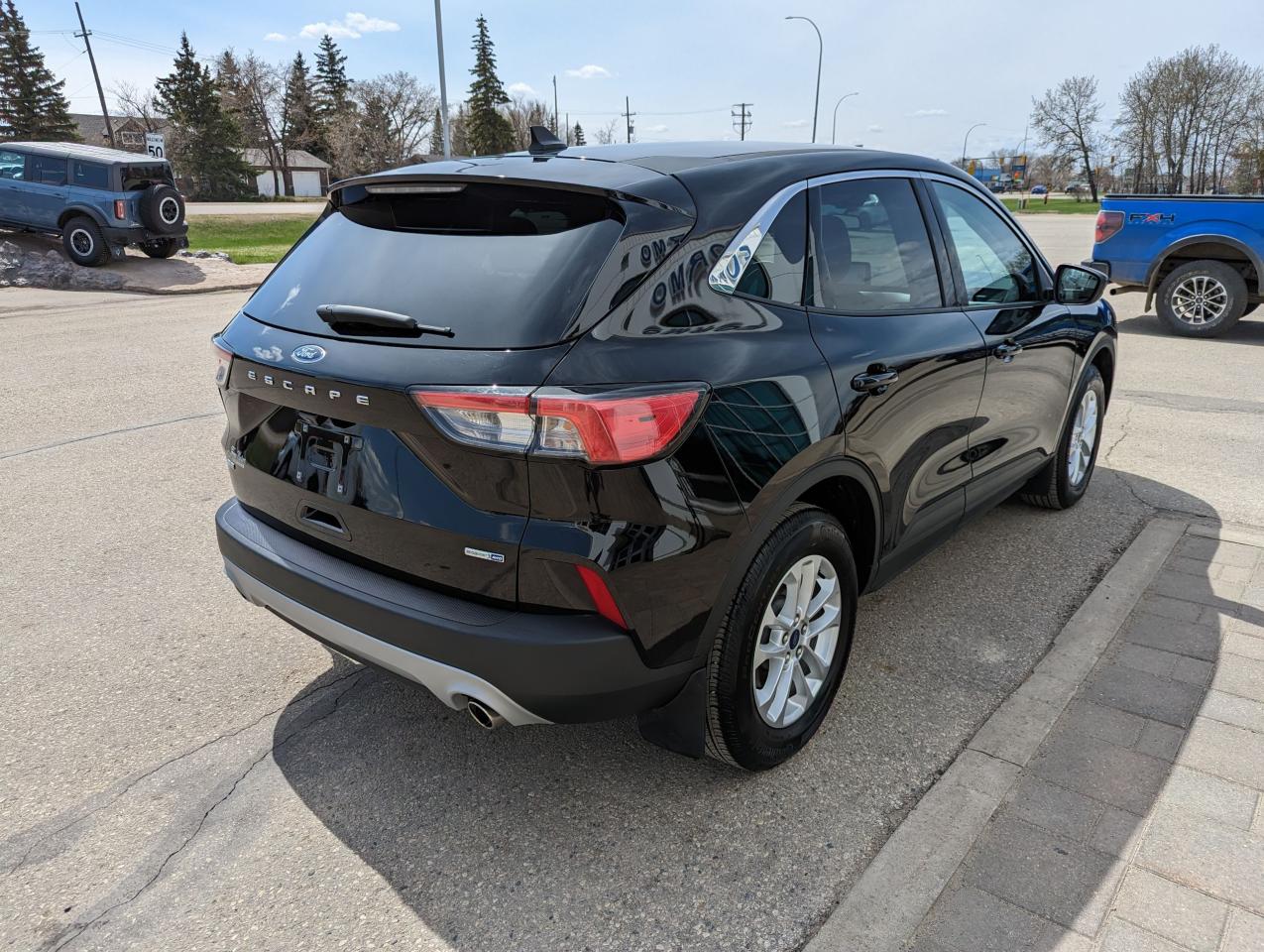 2020 Ford Escape SE Photo5