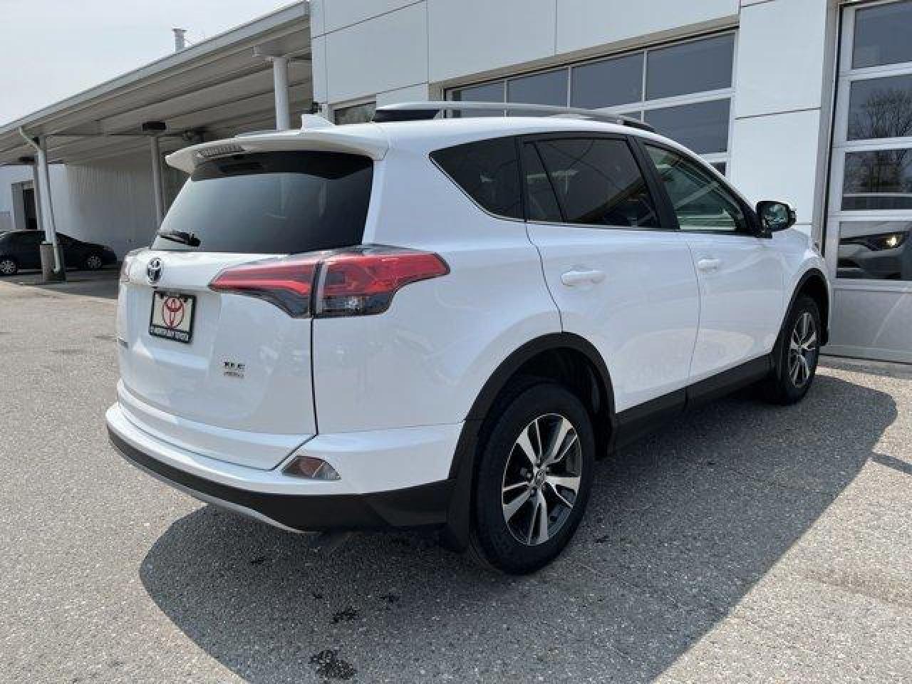 Used 2018 Toyota RAV4 AWD XLE for sale in North Bay, ON