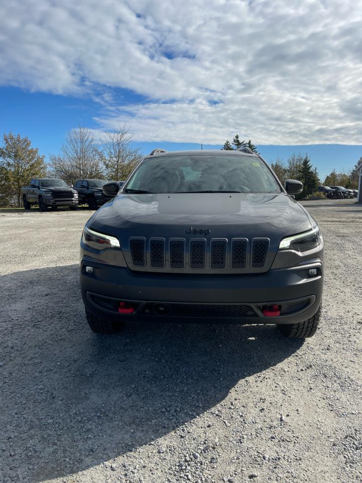 2023 Jeep Cherokee Trailhawk 4X4 Photo2