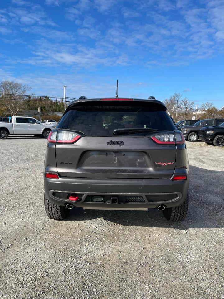 2023 Jeep Cherokee Trailhawk 4X4 Photo5