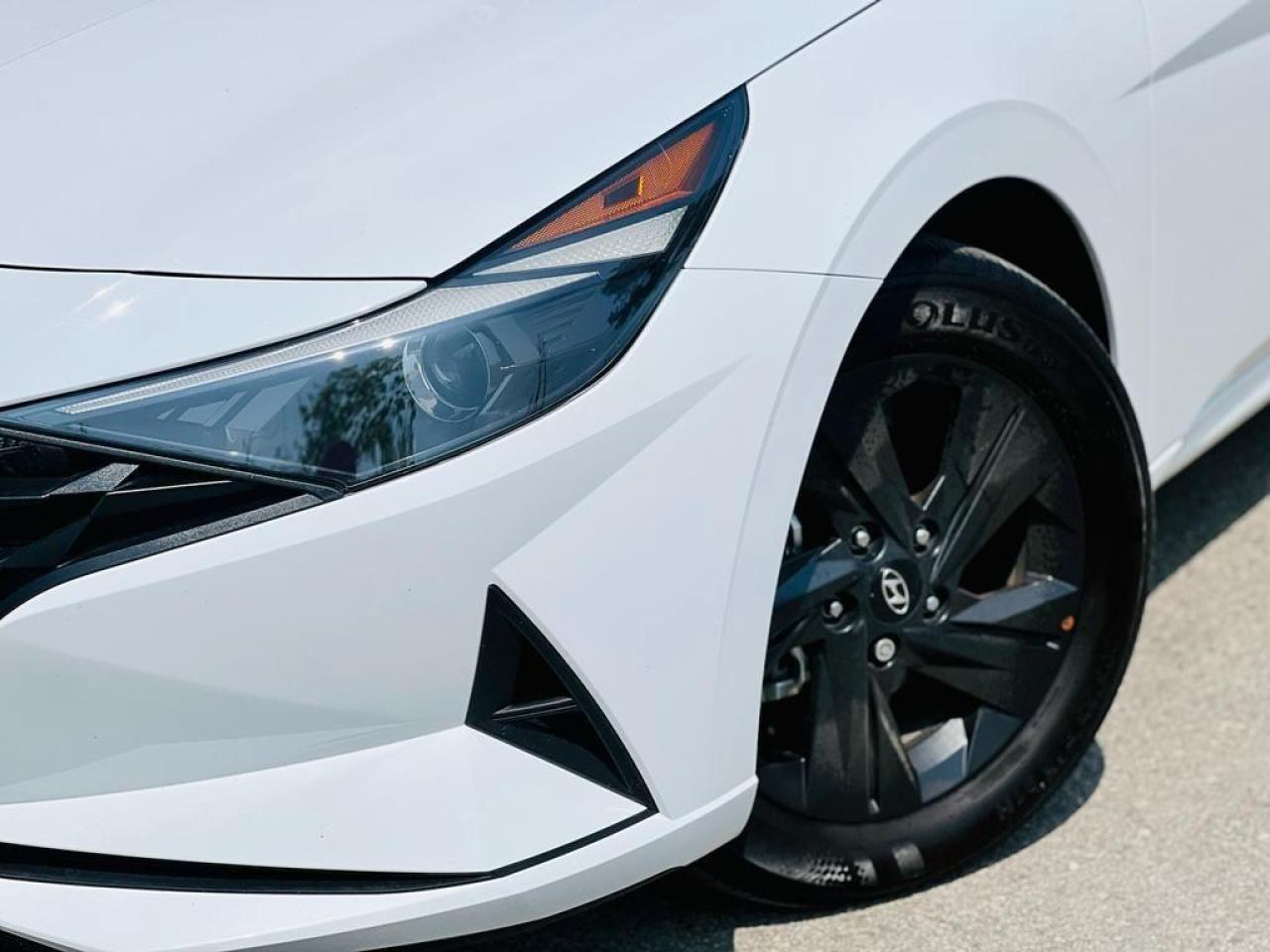 2022 Hyundai Elantra Preferred Photo2