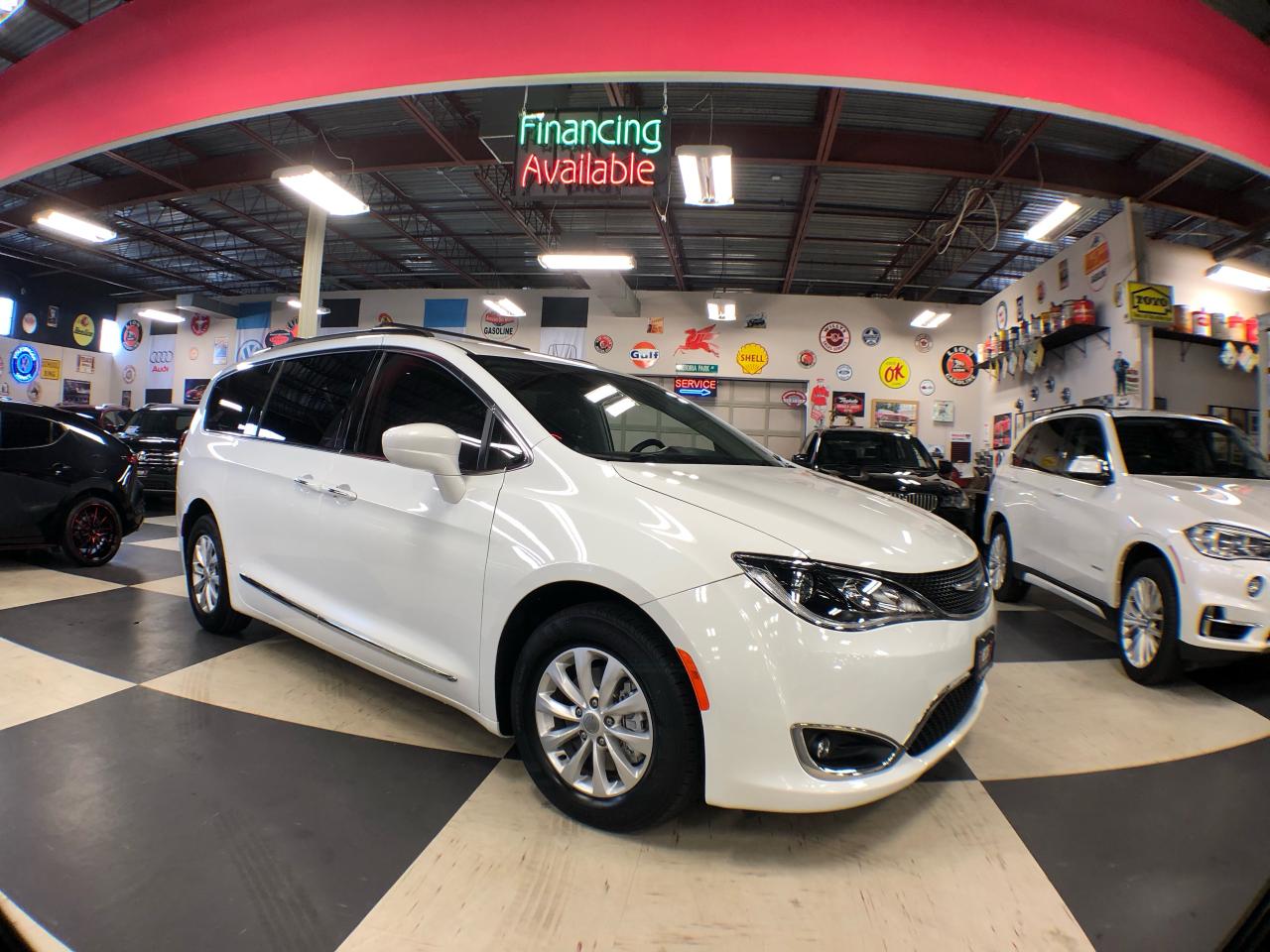Used 2017 Chrysler Pacifica Touring-L 8 PASSENGERS NAVI LEATHER B/SPOT CAMERA for sale in North York, ON