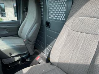 2015 GMC Savana 2500 Cargo Van - Photo #9