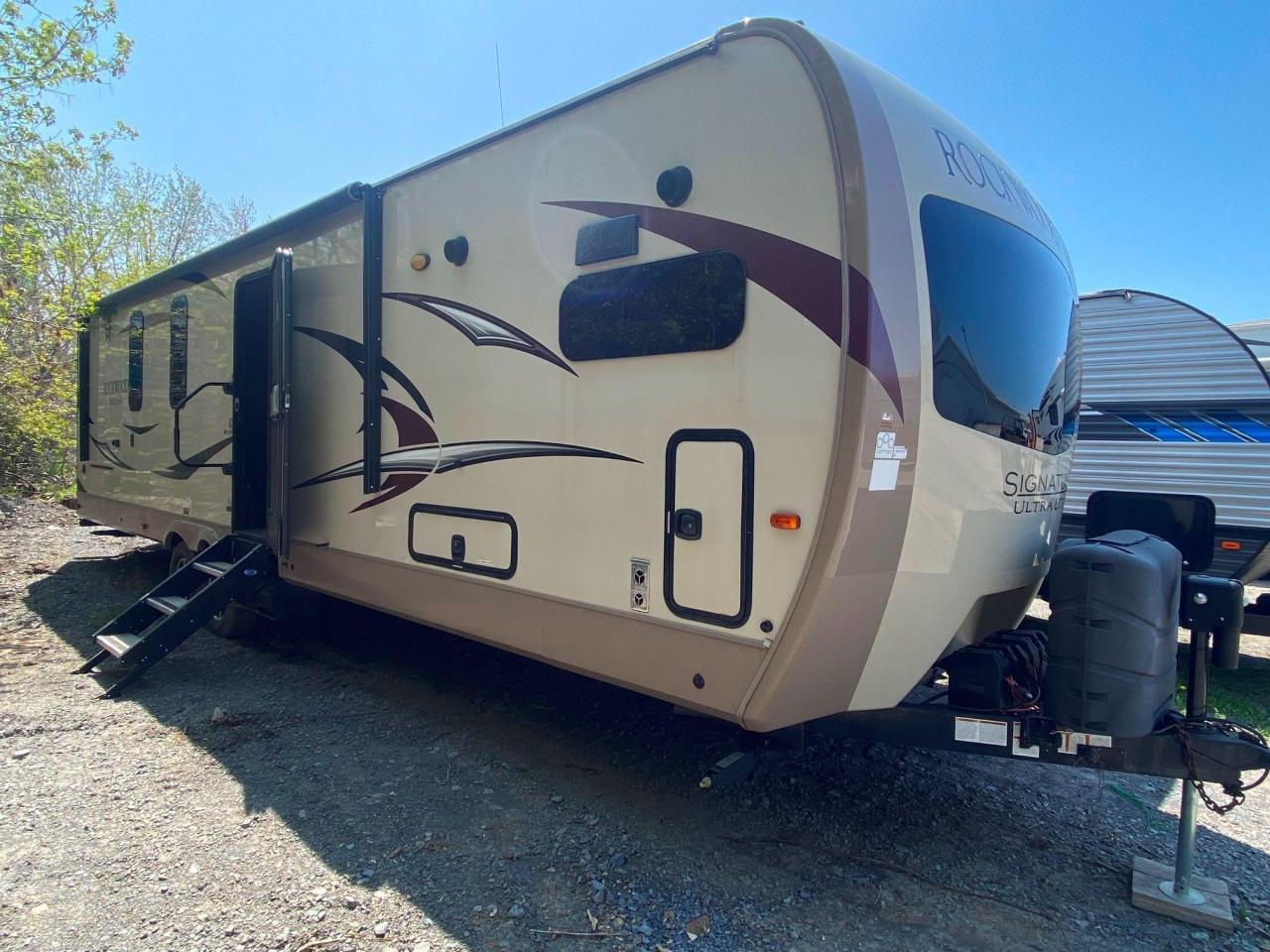 2018 Forest River Rockwood 8335BSS 