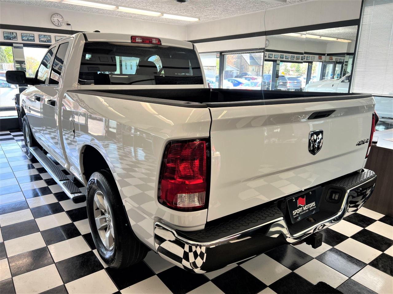 2016 RAM 1500 ST 5.7L V8 4x4 HEMI Quad Cab+Cruise+CLEAN CARFAX Photo57