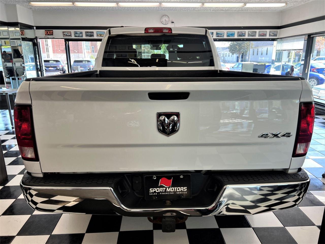 2016 RAM 1500 ST 5.7L V8 4x4 HEMI Quad Cab+Cruise+CLEAN CARFAX Photo58