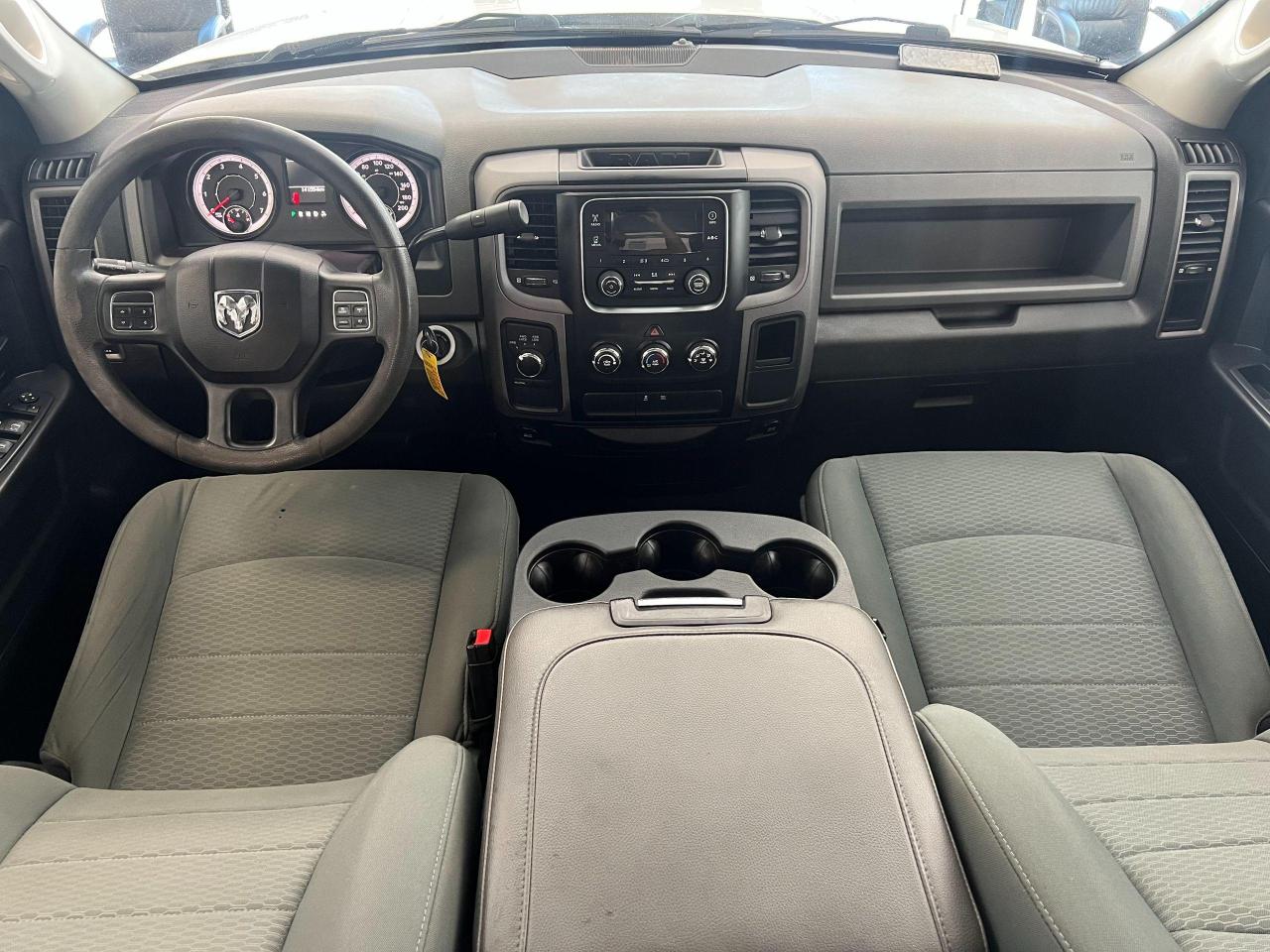 2016 RAM 1500 ST 5.7L V8 4x4 HEMI Quad Cab+Cruise+CLEAN CARFAX - Photo #8