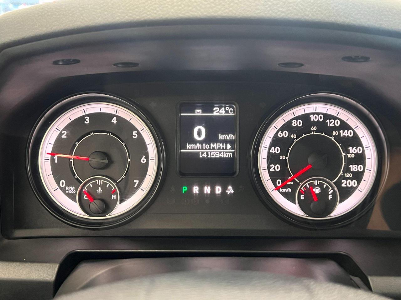 2016 RAM 1500 ST 5.7L V8 4x4 HEMI Quad Cab+Cruise+CLEAN CARFAX Photo71
