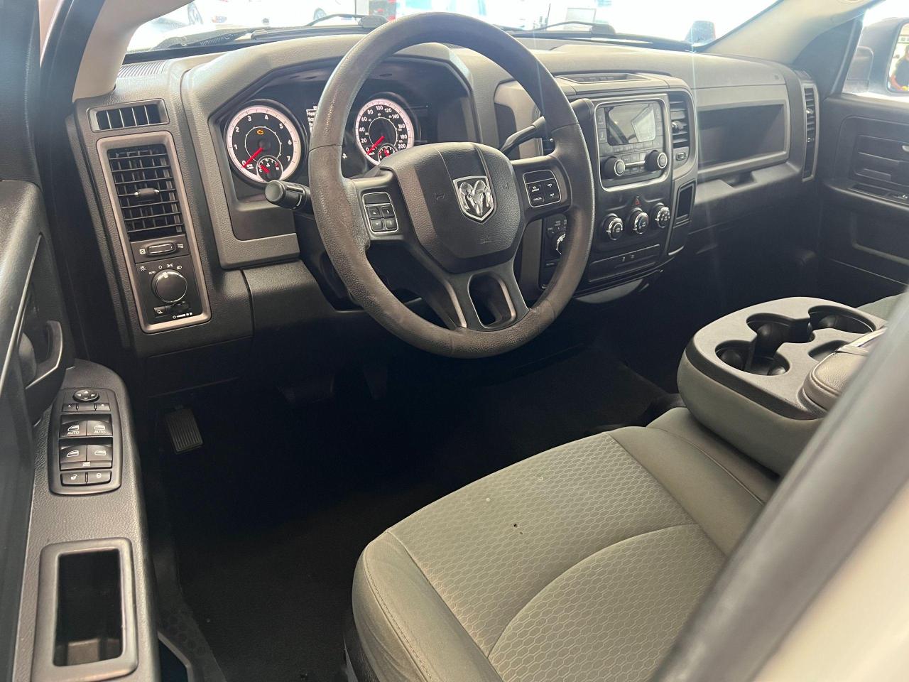 2016 RAM 1500 ST 5.7L V8 4x4 HEMI Quad Cab+Cruise+CLEAN CARFAX Photo72