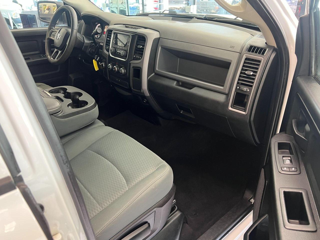 2016 RAM 1500 ST 5.7L V8 4x4 HEMI Quad Cab+Cruise+CLEAN CARFAX Photo75