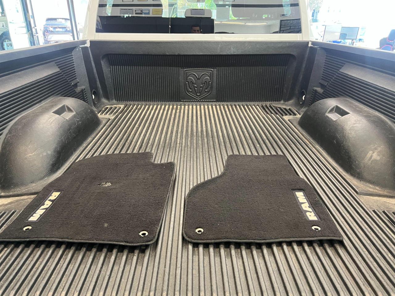 2016 RAM 1500 ST 5.7L V8 4x4 HEMI Quad Cab+Cruise+CLEAN CARFAX Photo80
