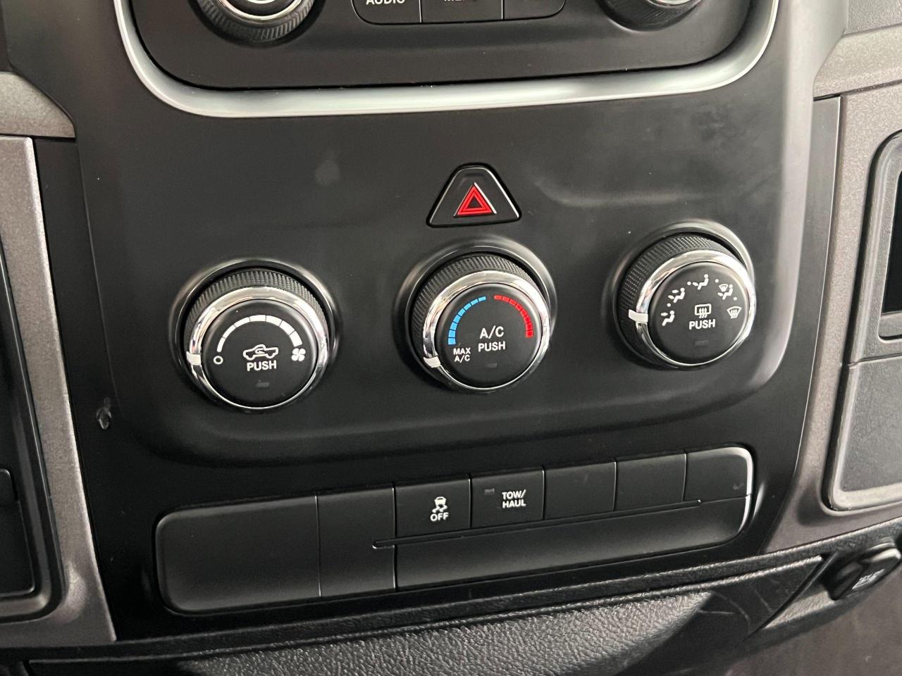 2016 RAM 1500 ST 5.7L V8 4x4 HEMI Quad Cab+Cruise+CLEAN CARFAX Photo83