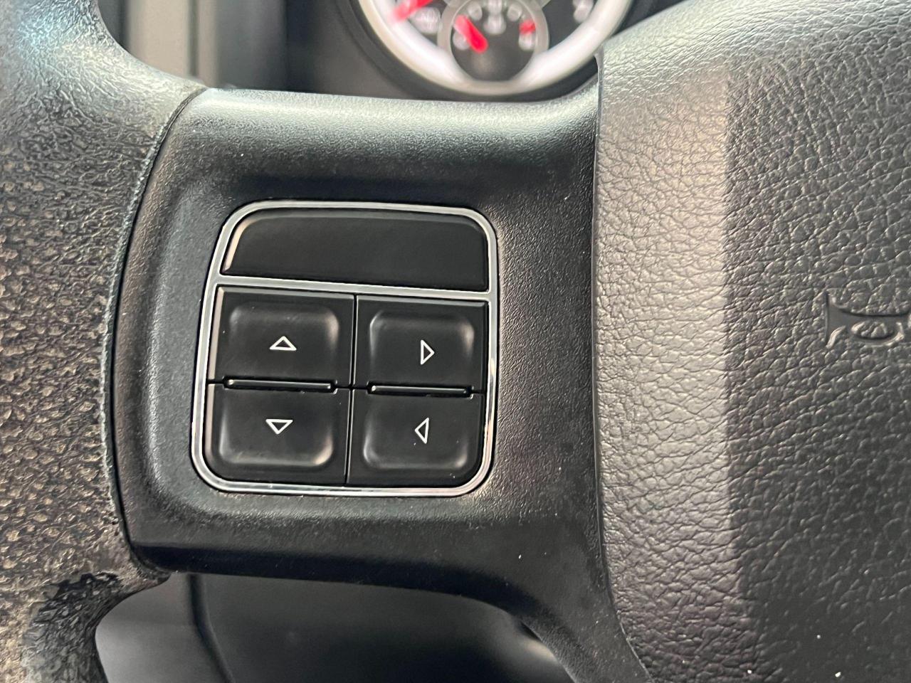 2016 RAM 1500 ST 5.7L V8 4x4 HEMI Quad Cab+Cruise+CLEAN CARFAX Photo86