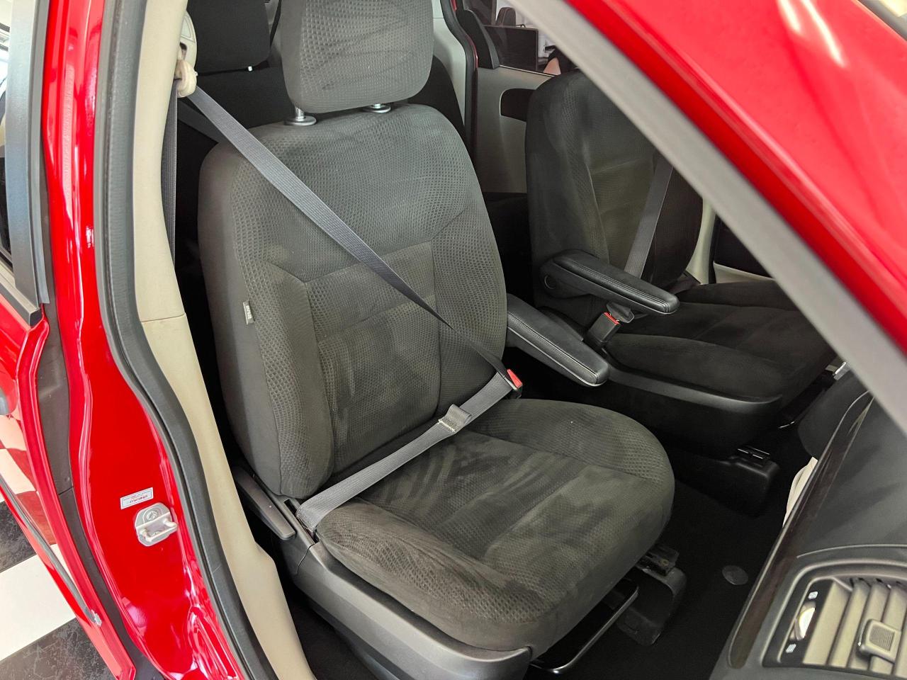 2015 Dodge Grand Caravan CVP+New Tires+A/C+Tinted+CELAN CARFAX Photo77