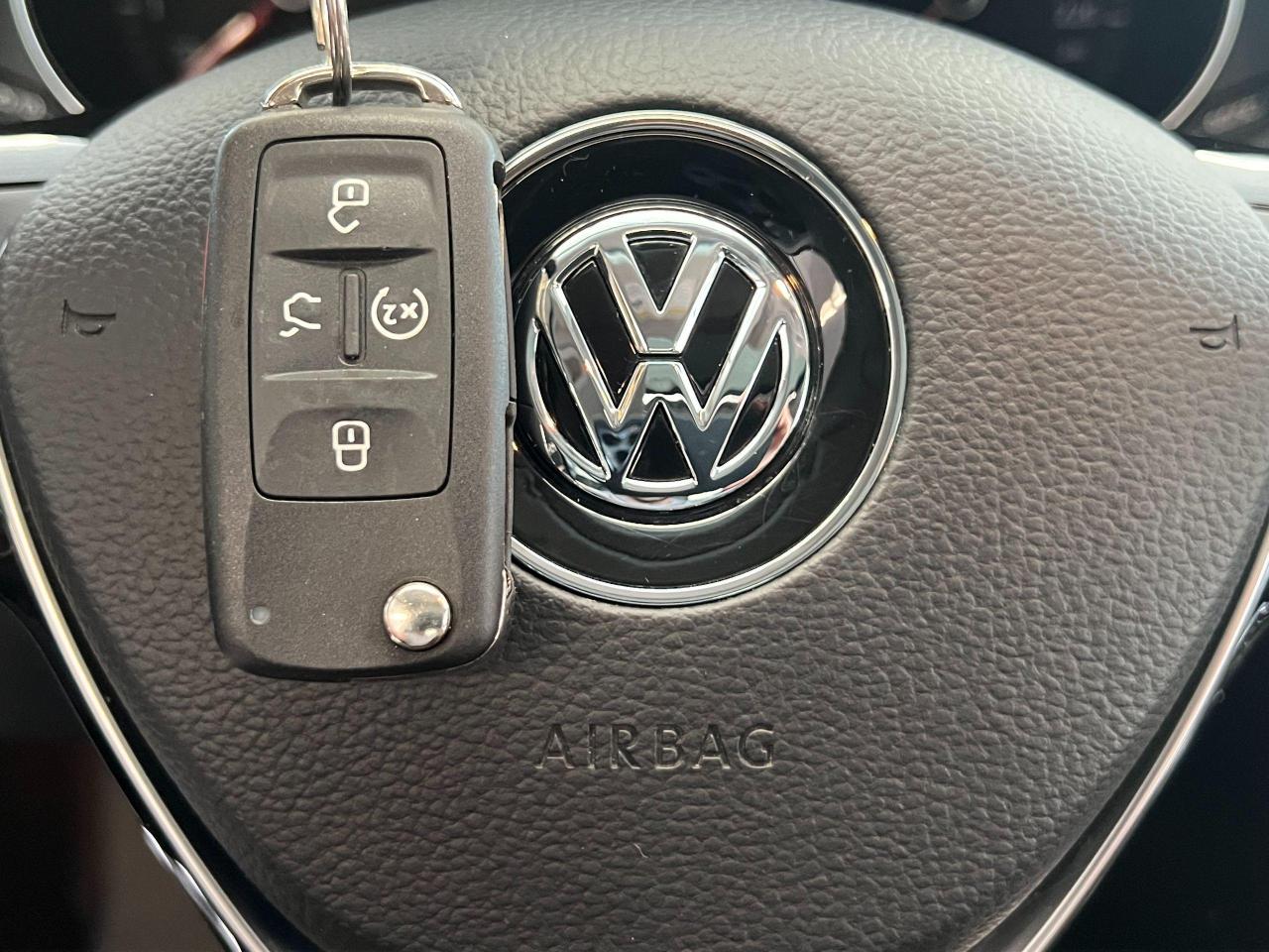 2017 Volkswagen Passat R Line+Adaptive Cruise+LaneKeep+Roof+CLEAN CARFAX - Photo #17