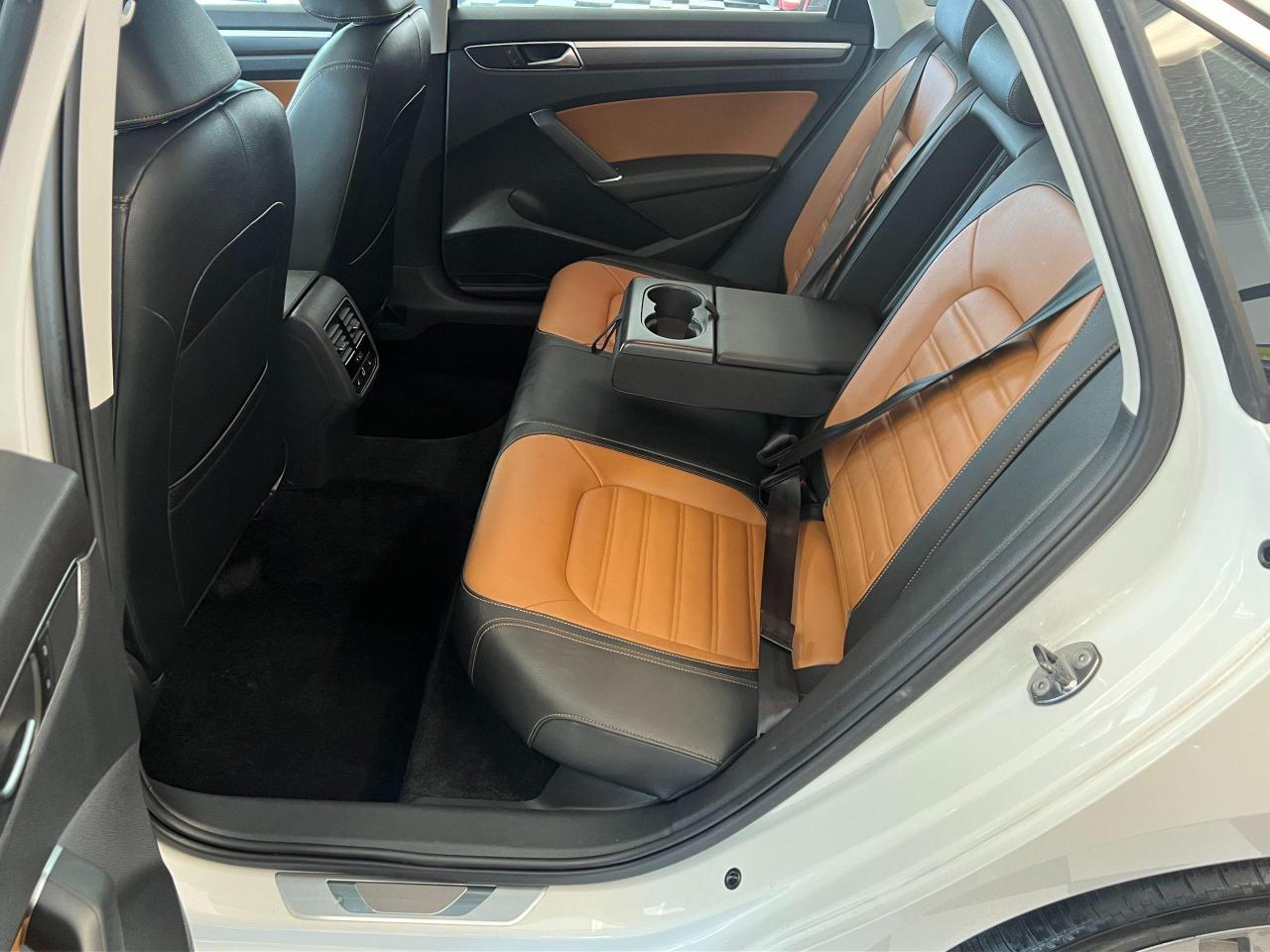 2017 Volkswagen Passat R Line+Adaptive Cruise+LaneKeep+Roof+CLEAN CARFAX - Photo #25