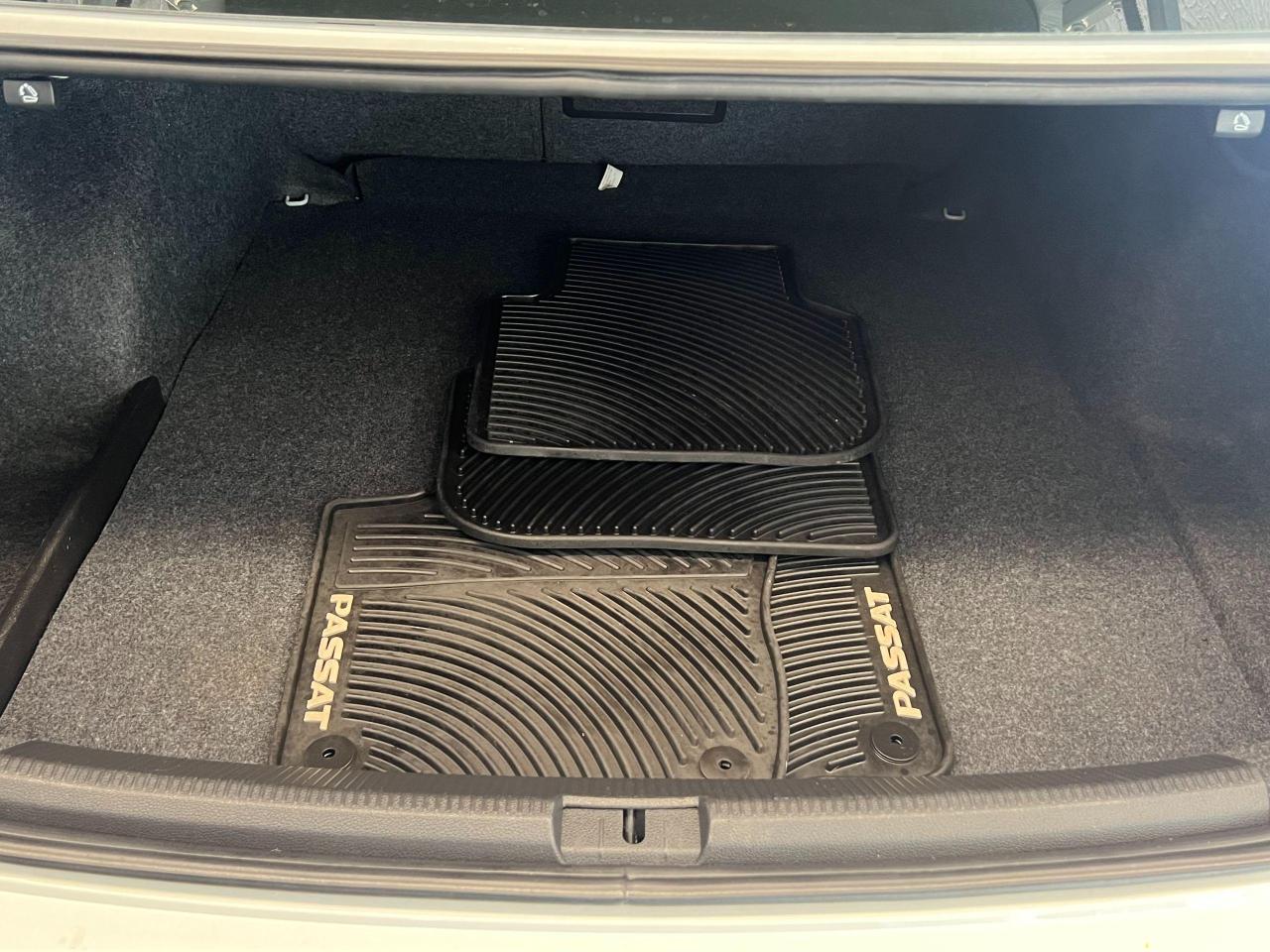 2017 Volkswagen Passat R Line+Adaptive Cruise+LaneKeep+Roof+CLEAN CARFAX - Photo #27