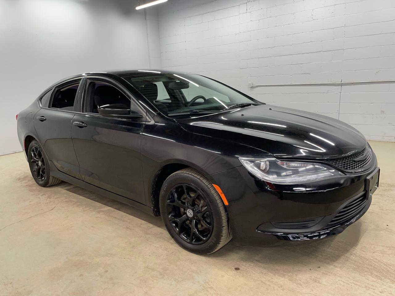 2015 Chrysler 200 LX Photo20