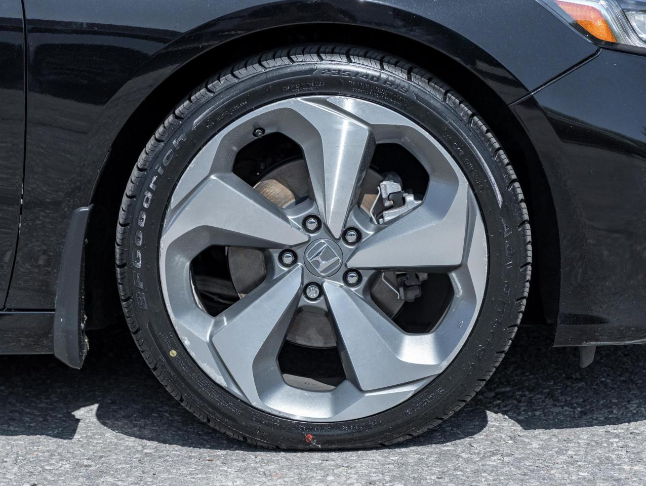 2018 Honda Accord Sedan TOURING 2.0T Photo