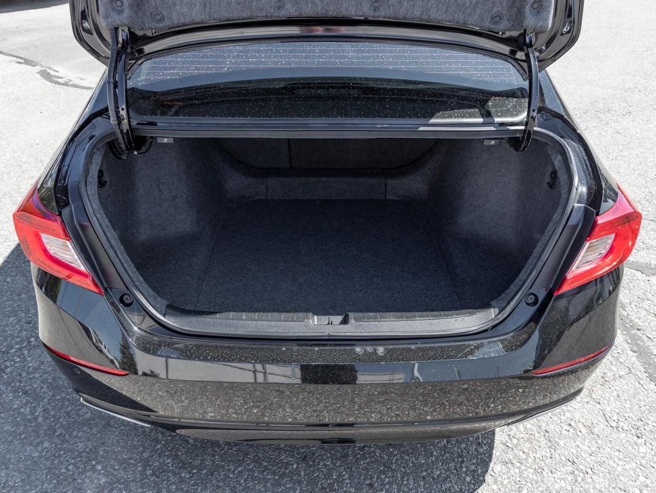 2018 Honda Accord Sedan TOURING 2.0T Photo