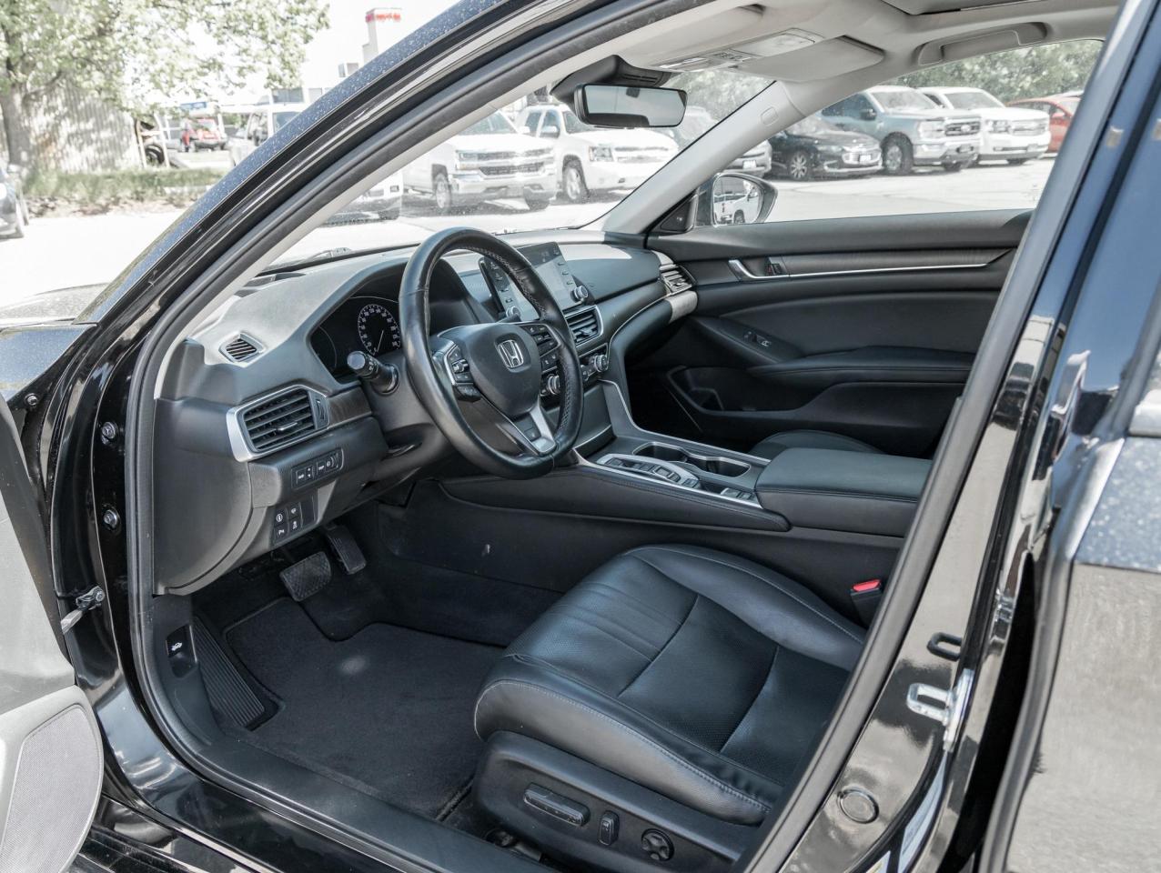 2018 Honda Accord Sedan TOURING 2.0T Photo