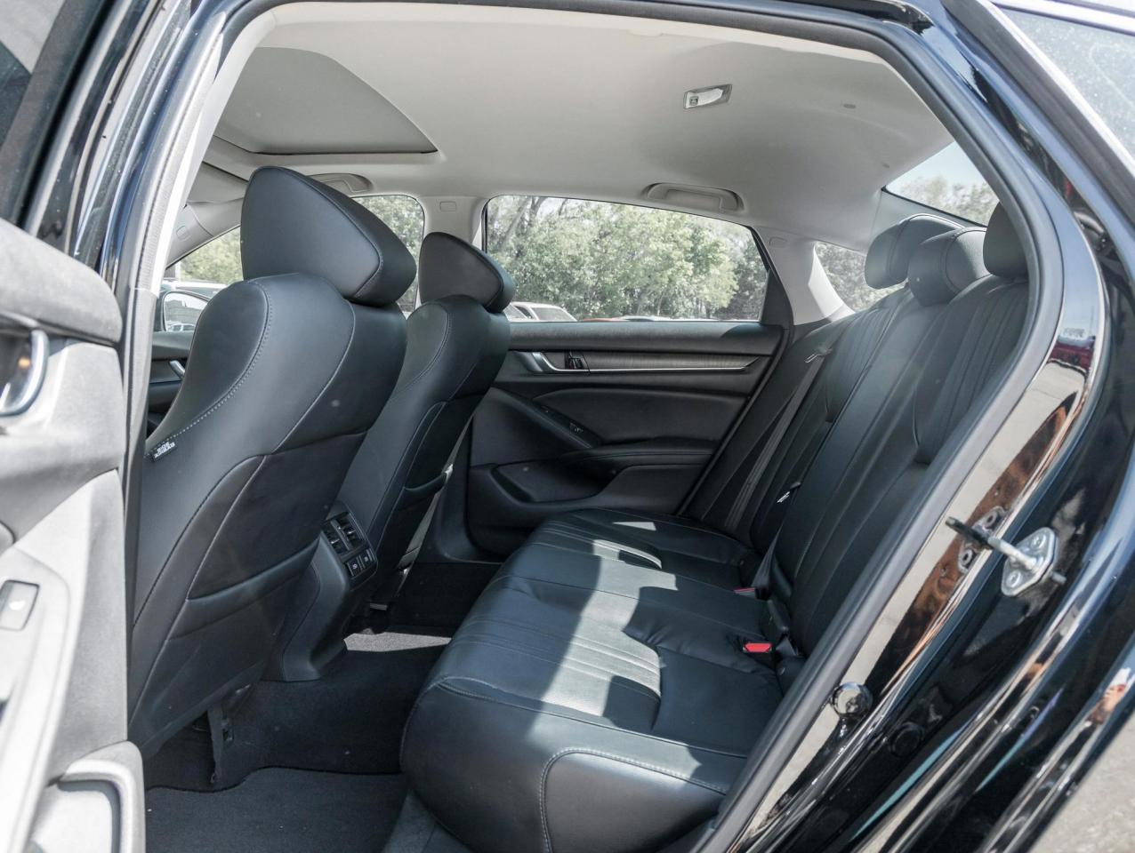 2018 Honda Accord Sedan TOURING 2.0T Photo