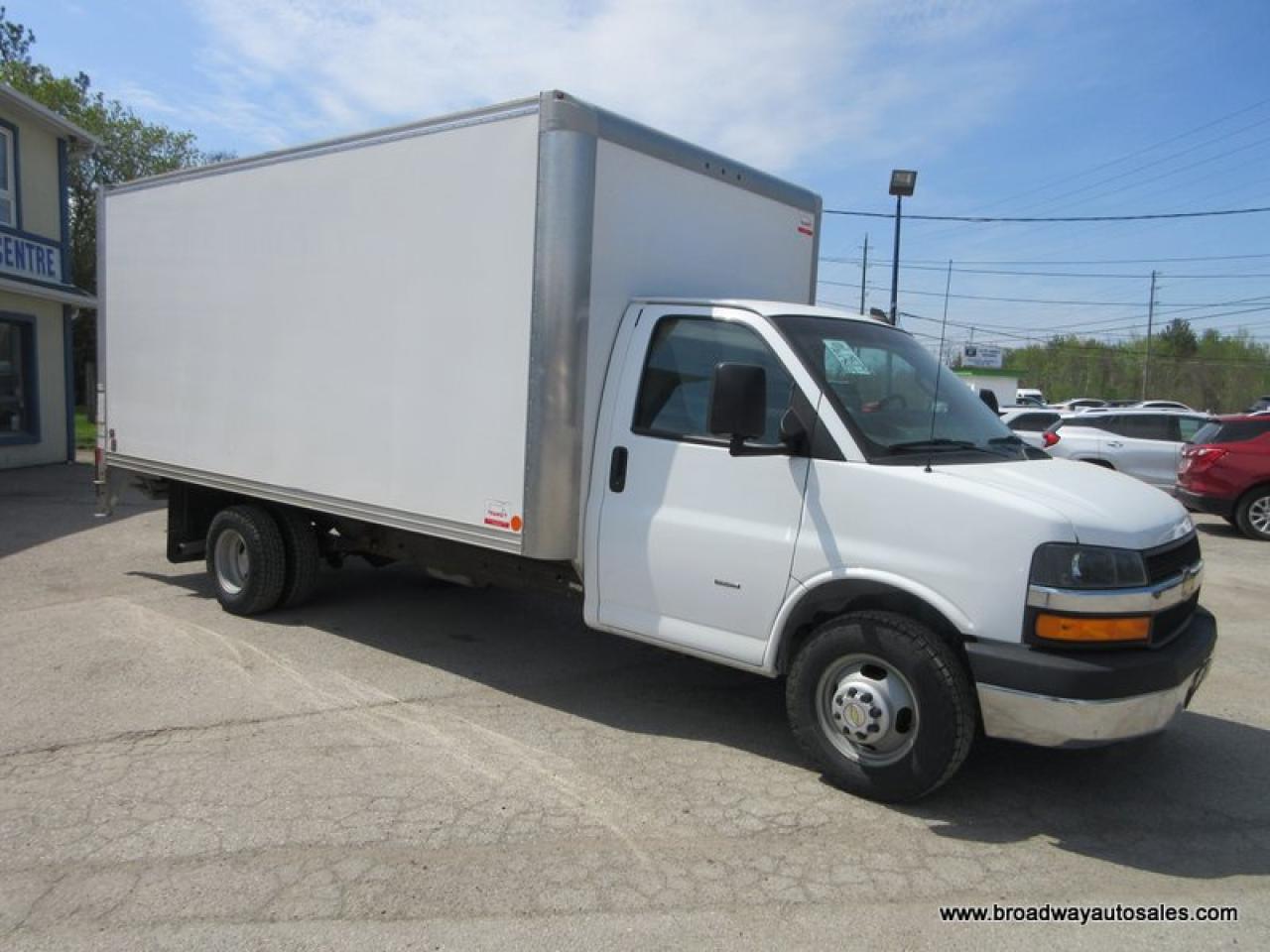 2019 Chevrolet G3500 1-TON CARGO MOVING 2 PASSENGER 6.0L - V8.. 177-INCH-WHEEL-BASE.. POWER TAILGATE.. STABILITRAK-PACKAGE.. AUX INPUT.. AIR CONDITIONING.. Photo4