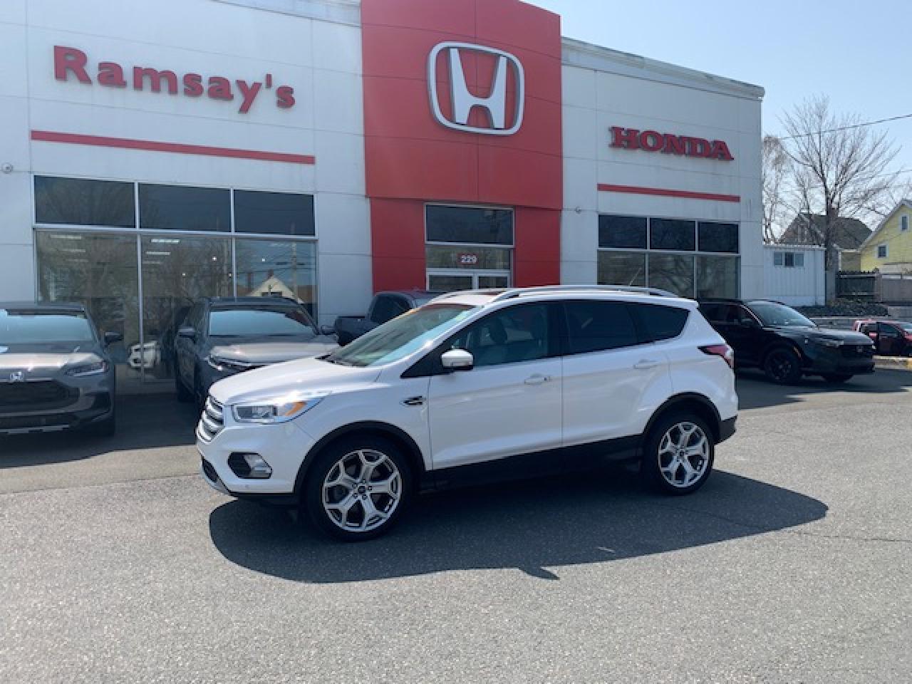2018 Ford Escape Titanium Photo12