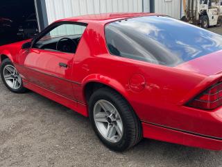 1985 Chevrolet Camaro IROC-Z - Photo #2