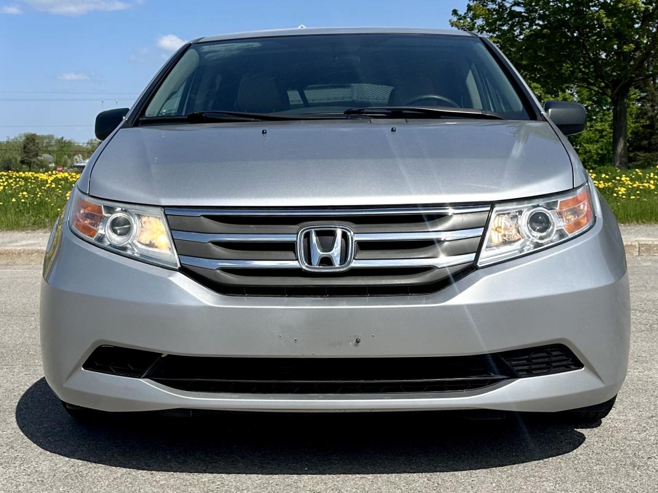 2012 Honda Odyssey LX Photo2