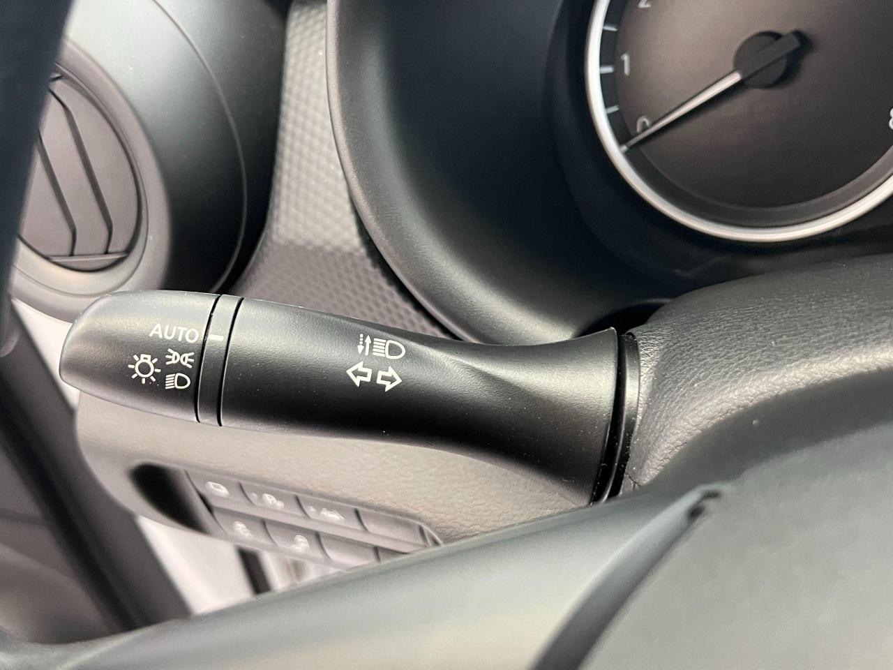 2021 Nissan Kicks S+Blind Spot+Lane Keep+ApplePlay+CLEAN CARFAX - Photo #47